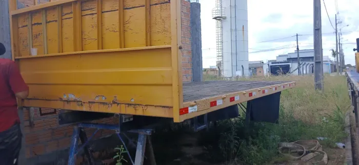 Vendo carroceria faccini pra caminhão 3X4 medindo 5.50X2.20 valor 7500