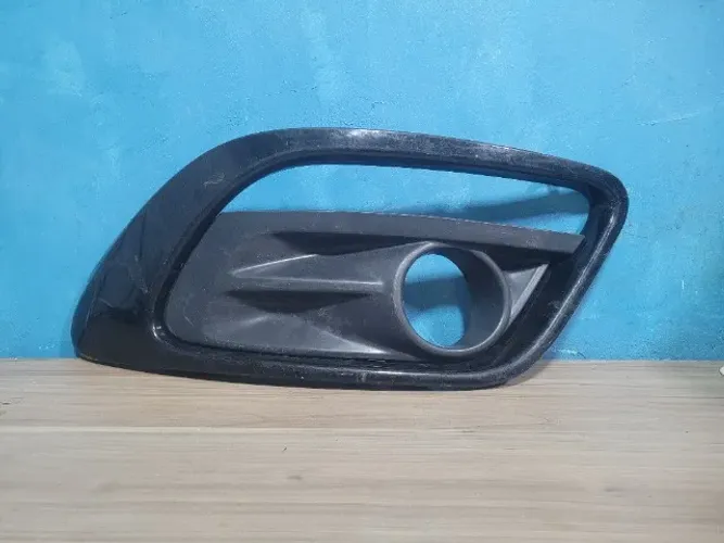 Moldura do Farol de Milha Direito Renault Fluence 2014 a 2017 (c 2ª Moldura) 261A2063
