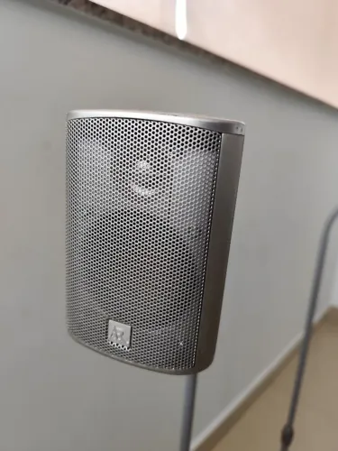 Par de Caixa Surround AR HC5 com pedestal