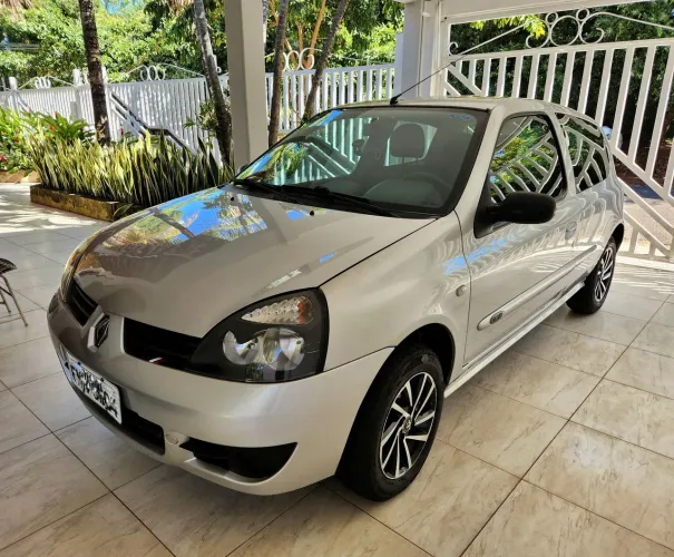 Renault Clio Campus Hi-flex 1.0 16V 3P 2010