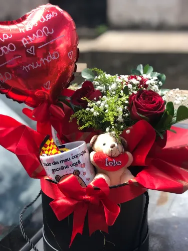 Cesta romântica , cesta de presente , cesta com chocolates, cesta com flores , cestas