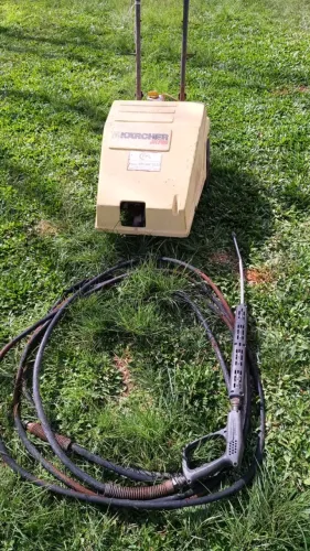 Lavadora Karcher industrial usada