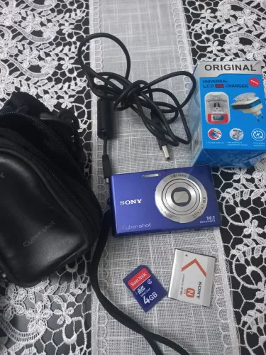 Camera digital sony 14.1 megapixels DSC W 330