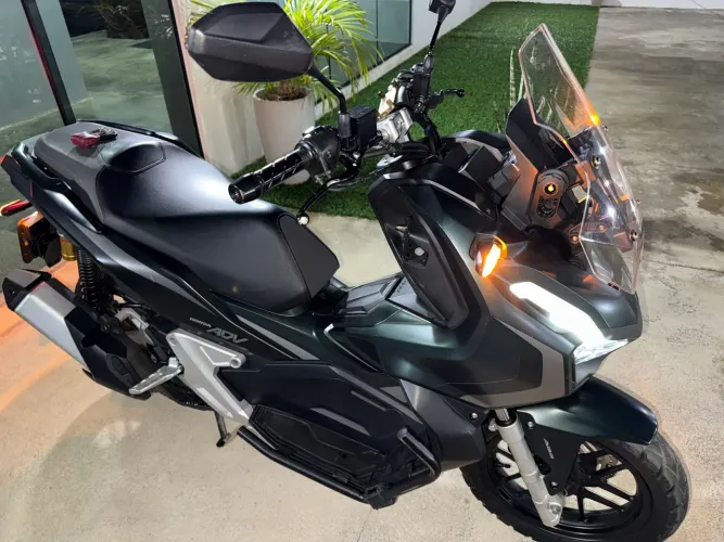 Honda ADV 150 2024 com 17.000km