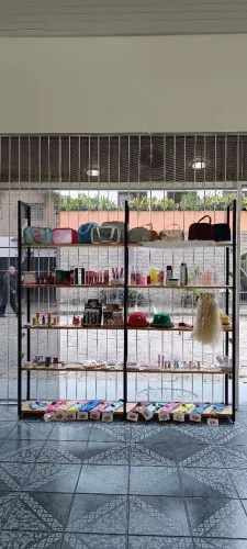 Produtos de maquiagem queima de estoque