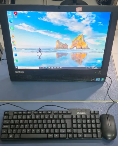 Computador All-in-One Lenovo ThinkCentre - Tela 19", 4GB RAM e 320GB HD