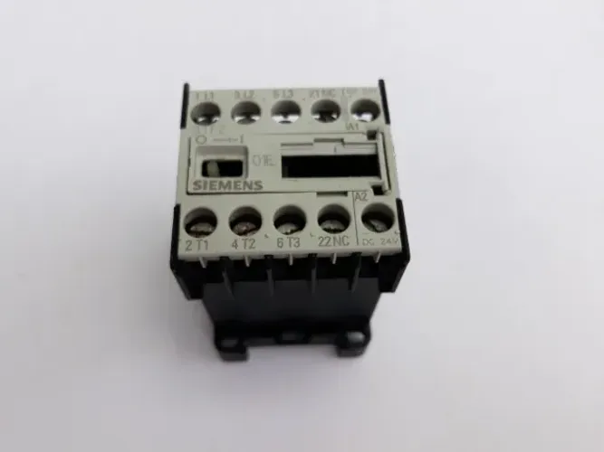 Contator Siemens 3TF2010-0BB4 24 VDC 5 Hp Motor Stater Contactor