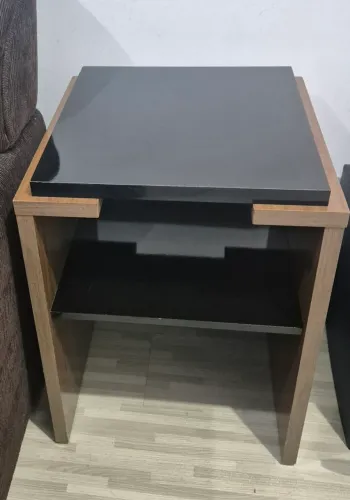 Mesa de Canto e centro com Prateleira