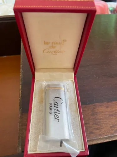 Isqueiro Cartier selado na caixa