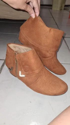 Bota feminina marrom tam. 35