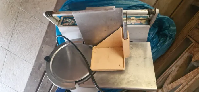 cortador/fatiador de frios semi-automático Arbel 170S