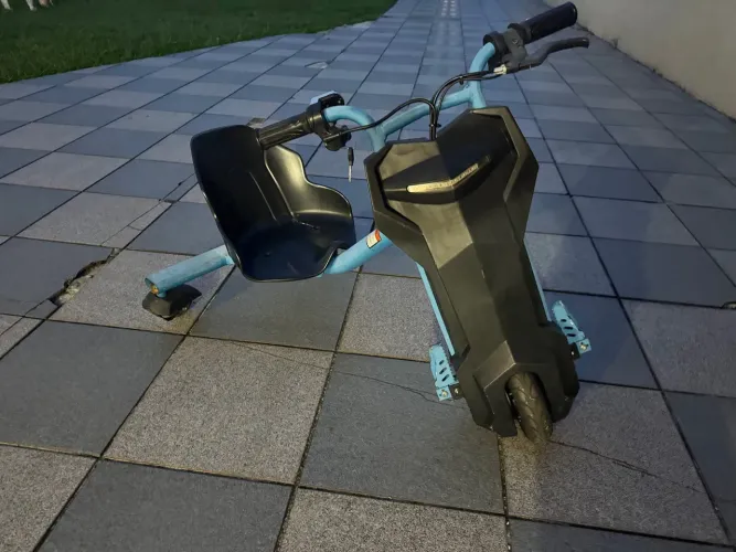 Triciclo elétrico funcionando 3 velocidades 