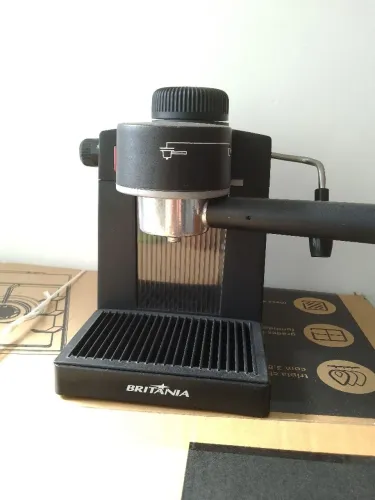 Cafeteira Expresso Britânia Preta -220 V