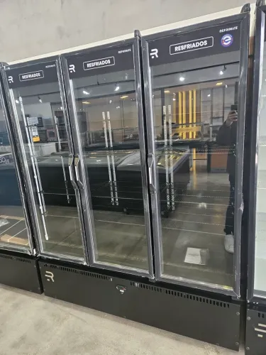 refrigerador vertical 3 portas multiuso para mercados e conveniências - a pronta entrega