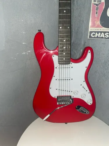 Guitarra Elétrica Vermelha