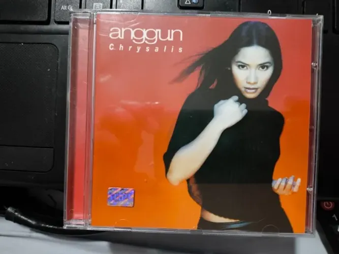 CD "Chrysalis / Désirs Contraires" em excelente estado de conservação
