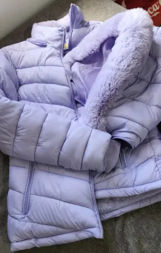 Jaqueta Lilás com Gola de Pele Sintética