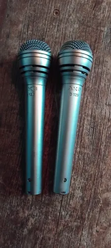 Par de Microfones AKG D125