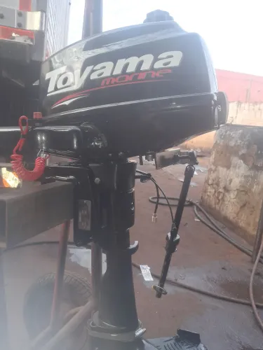 Motor de popa toyama 3.6 usado apenas 1 vez