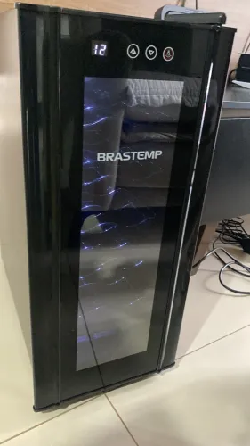 Adega Brastemp para vinhos