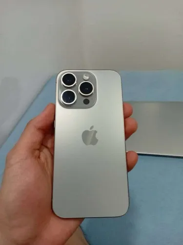 V/T IPhone 15 Pro (128gb)