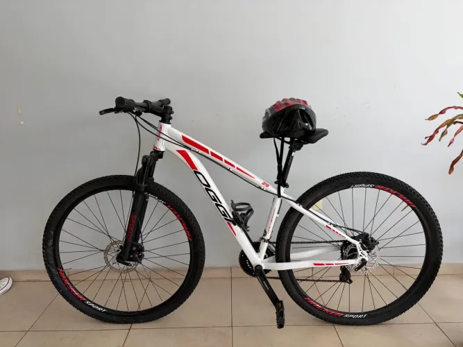 Bicicleta Marca Hacker Sport + capacete
