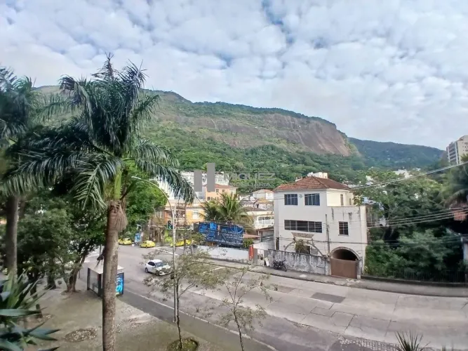 Apartamento à venda no Alto da Boa Vista com 2 quartos, banheiro social proximidades do la