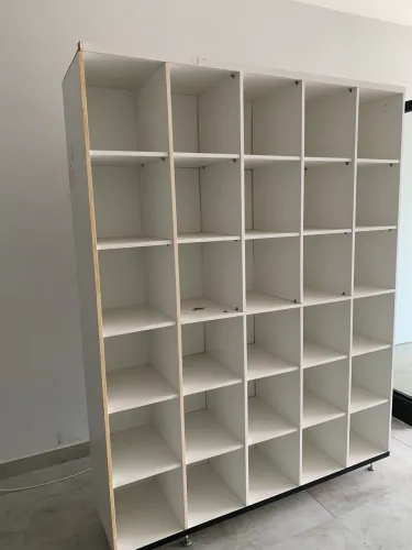 Balcão estante comeia