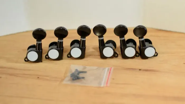 Tarraxas para guitarra ou violão 3+3 pretas Fleor