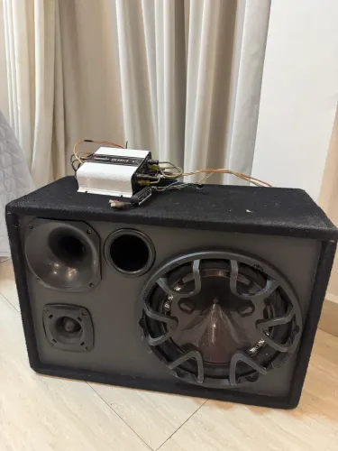 Caixa Trio Completa Pronta para Instalar - Subwoofer Bravox + Módulo Taramps + JBL