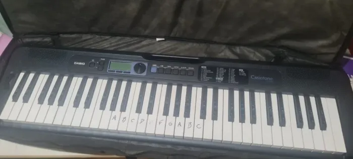Teclado Casio CT 300 N - Em estado de novo