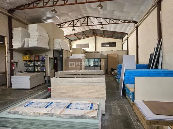 Galpão/Depósito/Armazém para venda com 350 metros quadrados em Santa Genoveva - Goiânia - 