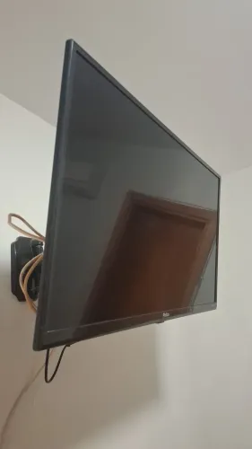 Cabeceira de cama Queen e TV Smart Philco 32