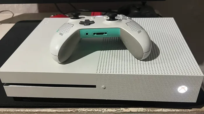 XBOX ONE S 1TB Com 1 controle original vídeo game com caixa