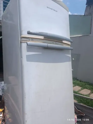 Geladeira Brastemp brm35 com defeito
