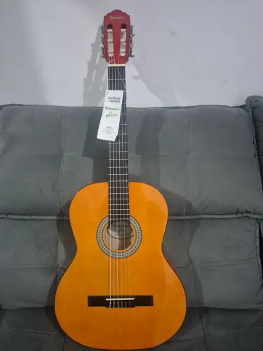 Violão novo na caixa 