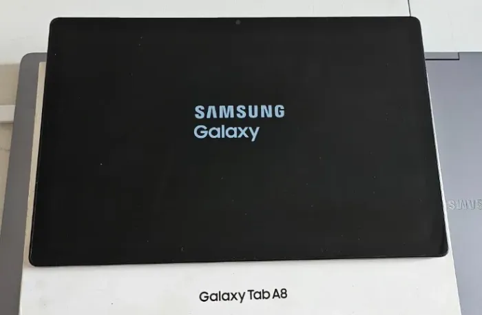 Tablet Samsung A8