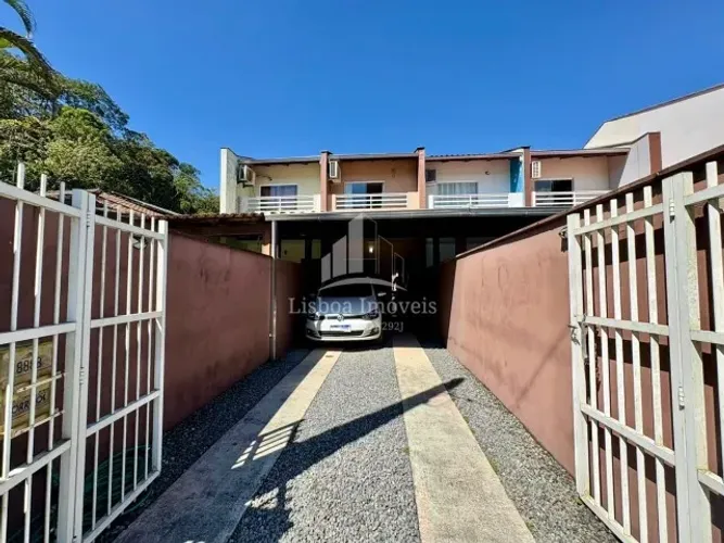 Sobrado Geminado no Vila Nova - Joinville | 2 quartos, 2 vagas de garagem