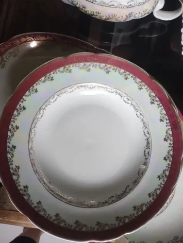Pratos (Fundo e Raso) em Porcelana Real São Paulo 