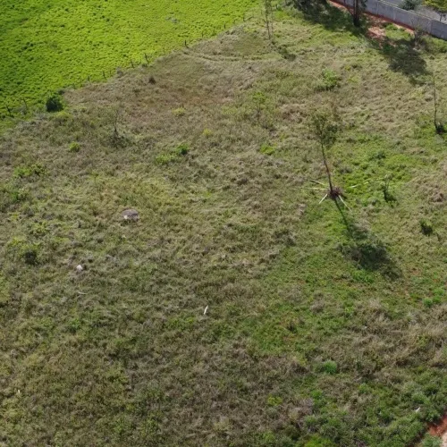 Meio lote, ótima localização