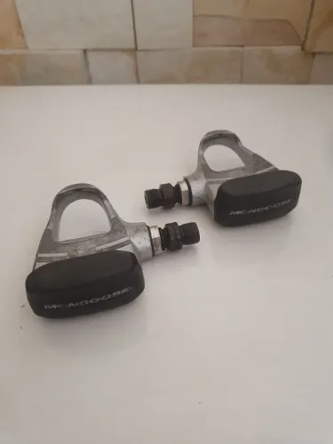 Pedal speed carbono mongoose