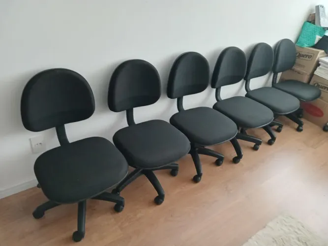 6 cadeiras giratória de escritório semi novas