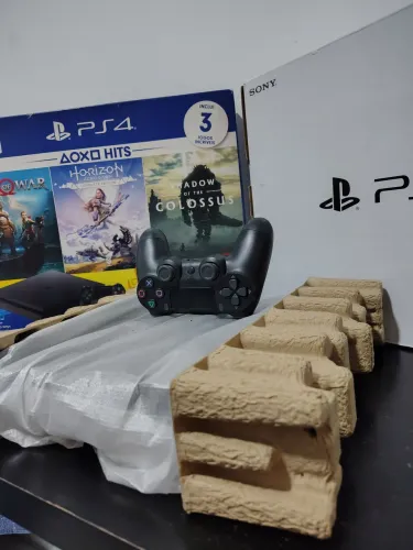 (Envio OLX Pay)PS4 Slim 1TB na caixa original! (zelado é ele!) + 1 controle paralelo