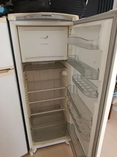 Geladeira Consul 1 Porta Frost Free - Econômica e Espaçosa