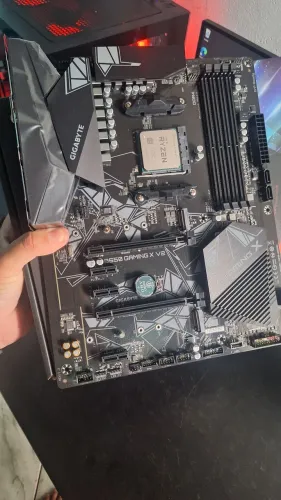 Placa Mãe Am4 B550 Gaming X V2 + Processador AMD Ryzen 5600XT