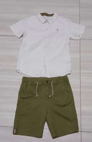 Vendo roupa infantil para menino 10 anos.