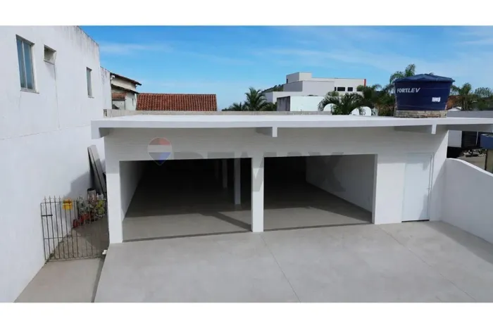 Loja Nova com 160m² para Aluguel no Coração de Iguaba Grande