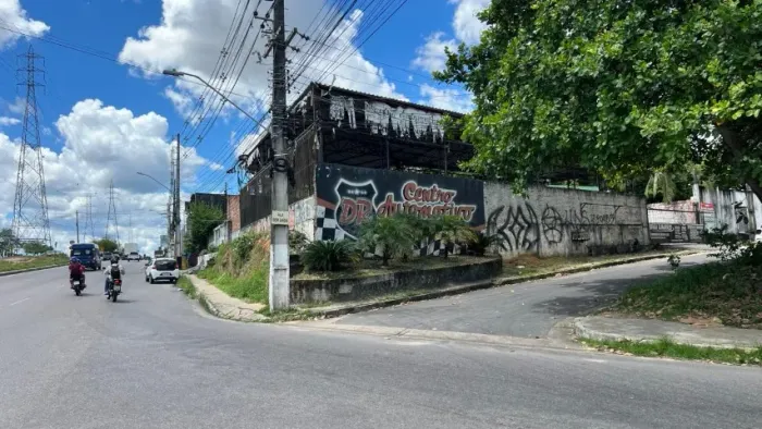 ALUGO R$8.000,00 NA AV. DAS TORRES