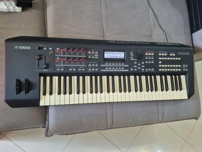 Teclado Yamaha MOXF6