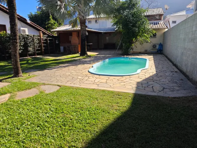 Casa para Locação de Temporada na praia do Guaeca.